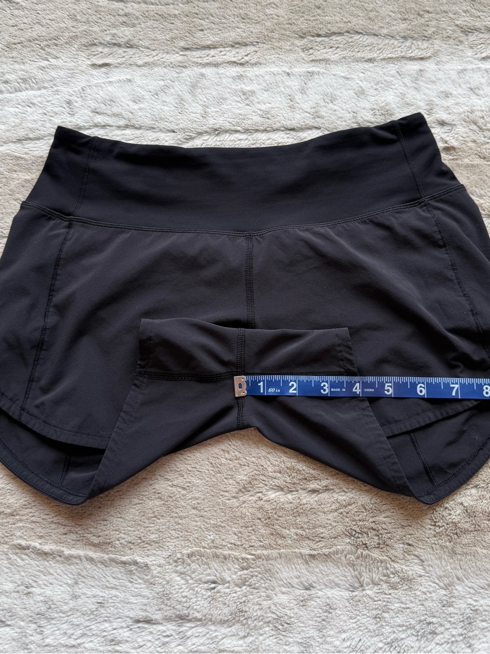 Lululemon Speed Up Mid-Rise Short
4" in Black Size 4 - Picture 12 of 16